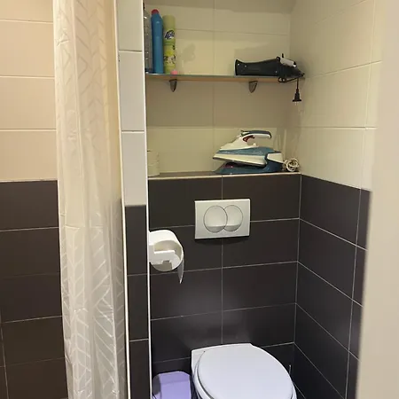 Apparemment151 كان