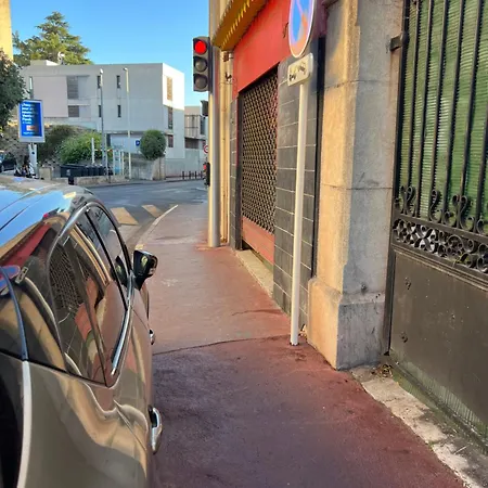 Apparemment151 *